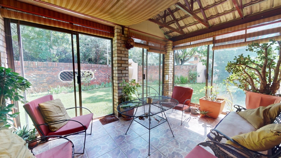 5 Bedroom Property for Sale in Mooivallei Park North West